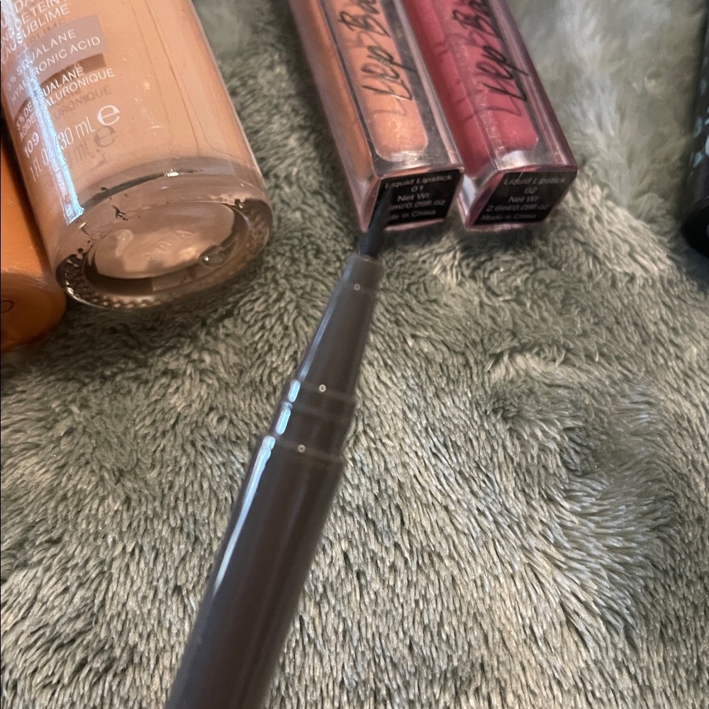 Makeup Bundle - Picture 4 of 6